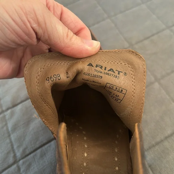 Ariat Dixon Ankle Booties